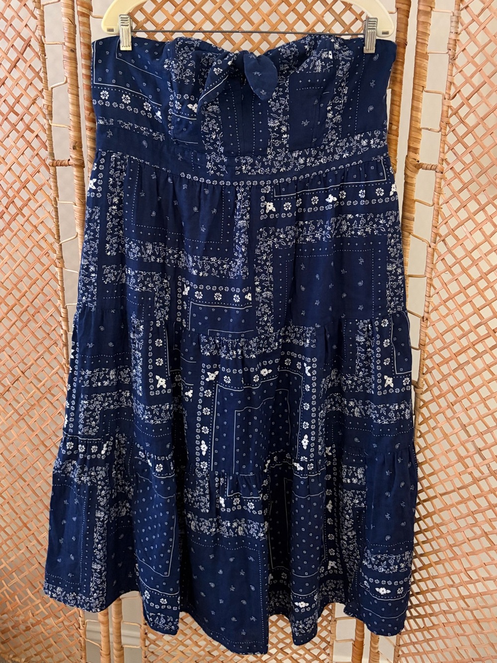 Universal Thread Women’s Navy Blue Strapless Printed Midi Dress